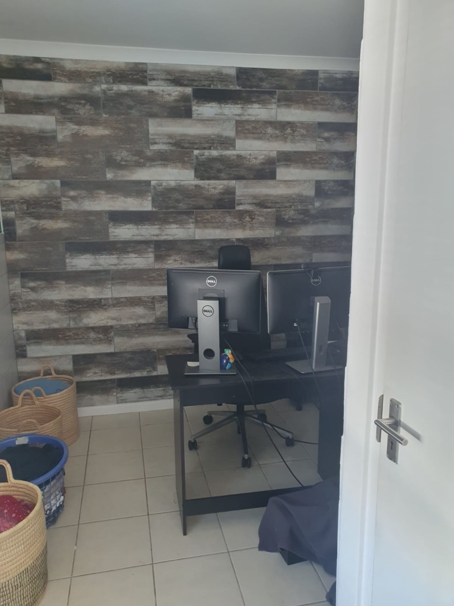 2 Bedroom Property for Sale in Maitland Western Cape